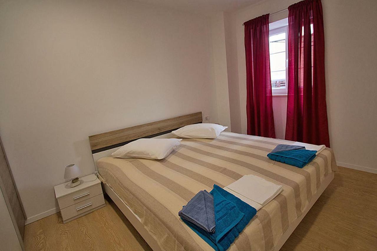 Apartment Carlitos Karlobag Buitenkant foto