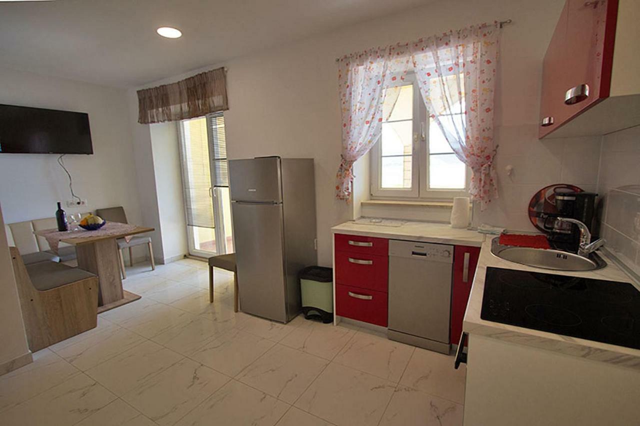 Apartment Carlitos Karlobag Buitenkant foto